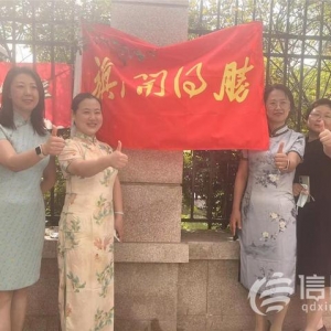 直擊高考：旗袍、紅T恤還不夠 有家長帶上萌寵來送考