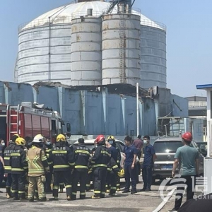 青島一閑置倉庫起火 明火20分鐘被撲滅無人員傷亡