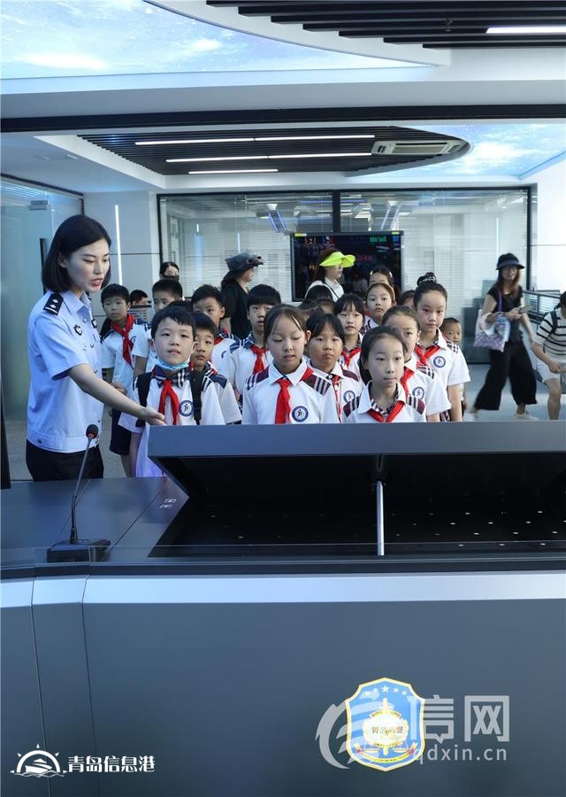 鎮(zhèn)小學(xué)子走進(jìn)青島反詐中心 沉浸式體驗(yàn)電詐辦案現(xiàn)場(chǎng)