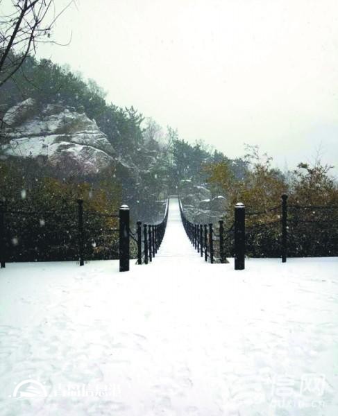 猴年新春第一場雪 北九水銀裝素裹宛如水墨畫