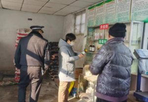 李園街道綜合執(zhí)法中隊開展農(nóng)藥執(zhí)法檢查 整治農(nóng)藥市場秩序