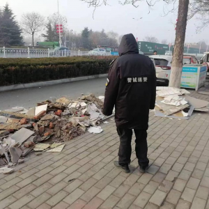 鳳臺(tái)執(zhí)法中隊(duì)巡查及時(shí) 避免建筑垃圾長(zhǎng)期堆放