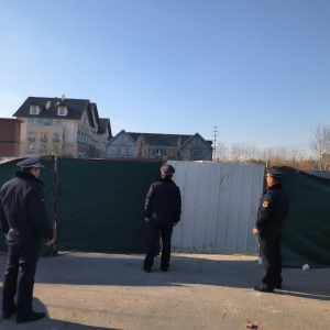 整治破損圍擋 提升城市形象