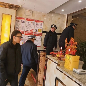 同和執(zhí)法中隊“信用+執(zhí)法”開展酒吧專項執(zhí)法檢查工作