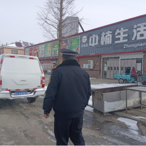 云山鎮(zhèn)綜合行政執(zhí)法中隊(duì)清理占路經(jīng)營