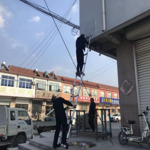 清理“牛皮癬”做城市的美容師
