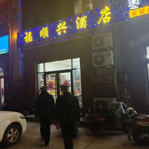 同和執(zhí)法中隊：“油煙檢查促整改，綠色飯店共創(chuàng)建”
