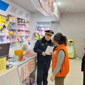 李園街道綜合行政執(zhí)法中隊：開展文化娛樂場所專項檢查
