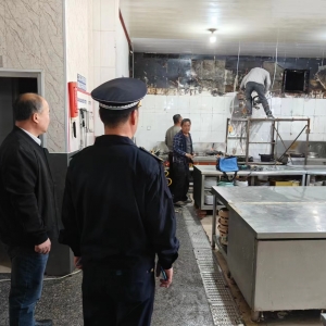 開展餐飲油煙整治聯(lián)合執(zhí)法，筑牢大氣環(huán)境“防護(hù)網(wǎng)”！