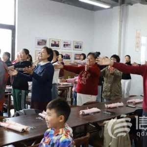 金家?guī)X街道康城社區(qū)舉辦絨花制作活動 體驗非遺技藝