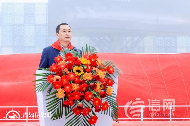 “大國重器”社會(huì)課堂 愛國主義教育航天展在青島金沙灘啤酒城開幕