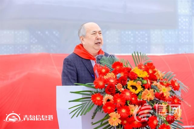 “大國重器”社會(huì)課堂 愛國主義教育航天展在青島金沙灘啤酒城開幕