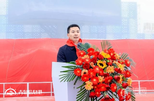 “大國重器”社會(huì)課堂 愛國主義教育航天展在青島金沙灘啤酒城開幕