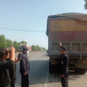 李園街道綜合行政執(zhí)法中隊：強化渣土管理   保障“五一”節(jié)日 ...