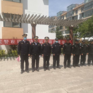 李園街道綜合行政執(zhí)法中隊開展“城管進社區(qū) 服務走在前”宣傳教育進社區(qū)活動 ...