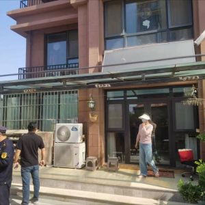 李園街道綜合行政執(zhí)法中隊：拆除私搭亂建，凈化小區(qū)環(huán)境