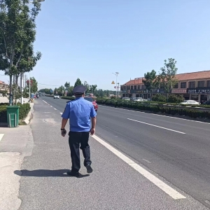重拳出擊拆違建 城管執(zhí)法在行動