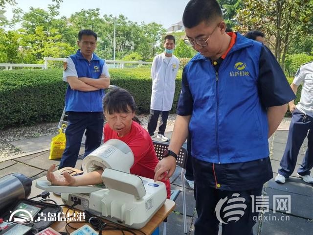 “金心金意”便民大集巧遇“六一” 居民在活動(dòng)中找尋童年回憶