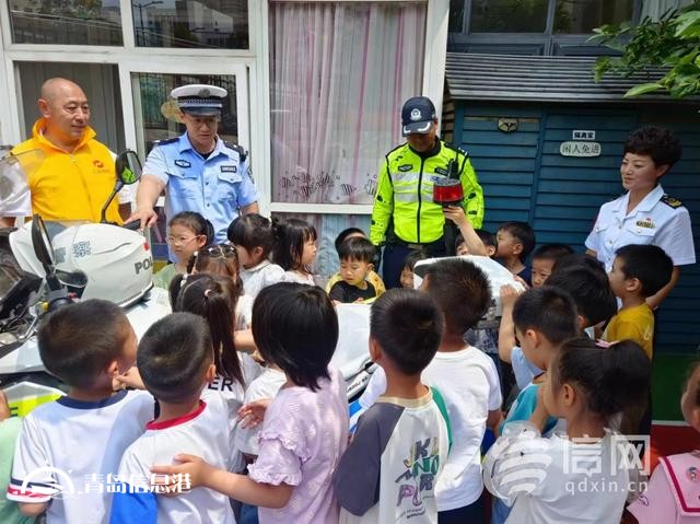 信新相映走進(jìn)金湖路幼兒園 讓孩子們體驗(yàn)當(dāng)“小鐵騎”的樂趣