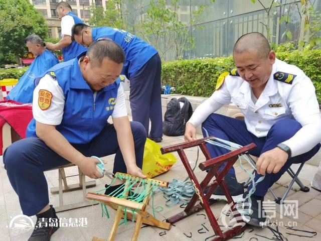 信新相映走進(jìn)錦苑社區(qū) 志愿者磨刀、維修鍋具樣樣在行