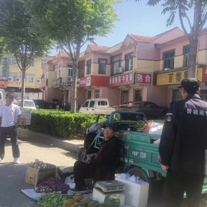 清理占路經(jīng)營(yíng)，規(guī)范街面秩序！