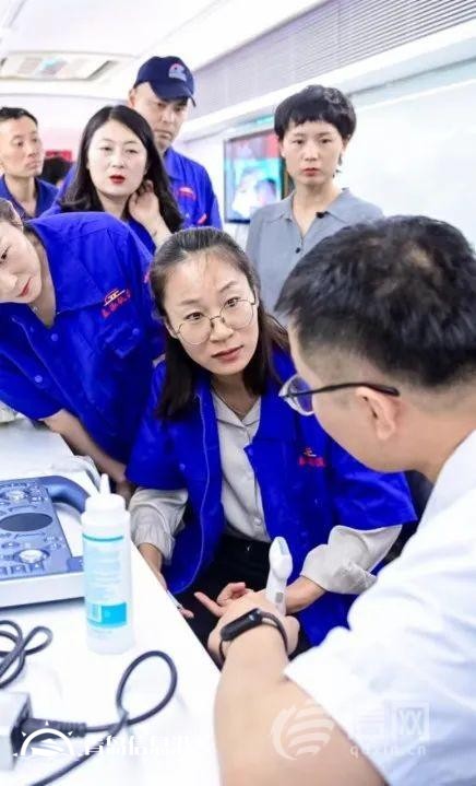 進社區(qū)、進學校、進企業(yè) 海慈專家團隊義診來到家門口