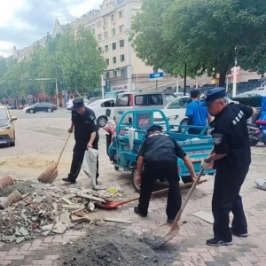 同和中隊開展執(zhí)法巡查：守護城市環(huán)境，清理建筑垃圾