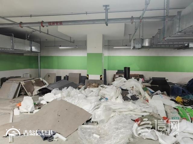 融海致遠居地下車庫滲水 部分墻面出現(xiàn)發(fā)霉現(xiàn)象