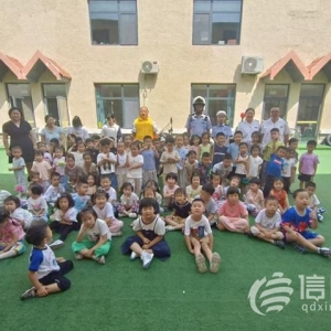 信新相映走進(jìn)智慧熊幼兒園 讓孩子們在愉快中學(xué)習(xí)交通安全知識(shí)