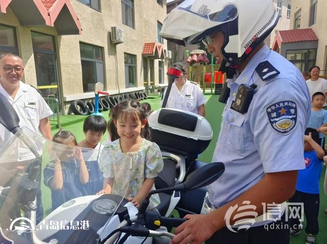 信新相映走進(jìn)智慧熊幼兒園 讓孩子們在愉快中學(xué)習(xí)交通安全知識