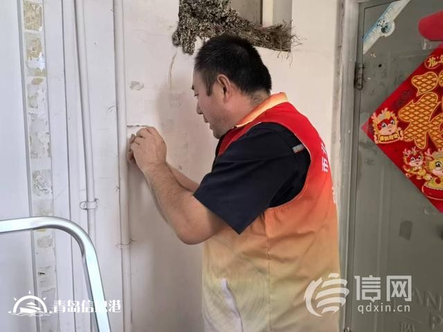 照亮居民回家“最后一米路” 遼源路街道開展感應(yīng)燈維修活動(dòng)