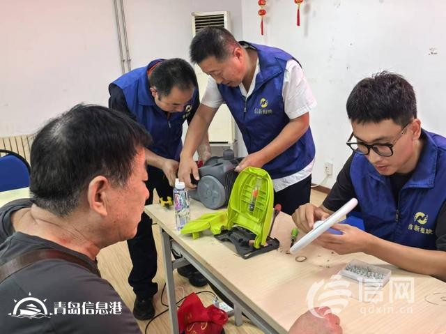 信新相映走進金水路社區(qū) 志愿者不斷“轉場”連續(xù)參加兩場活動