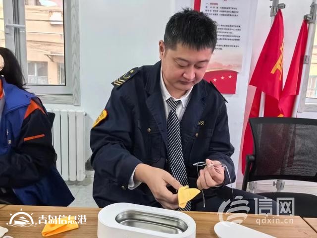 信新相映走進唐山路社區(qū) 穿馬扎志愿者手把手給新成員傳授經(jīng)驗