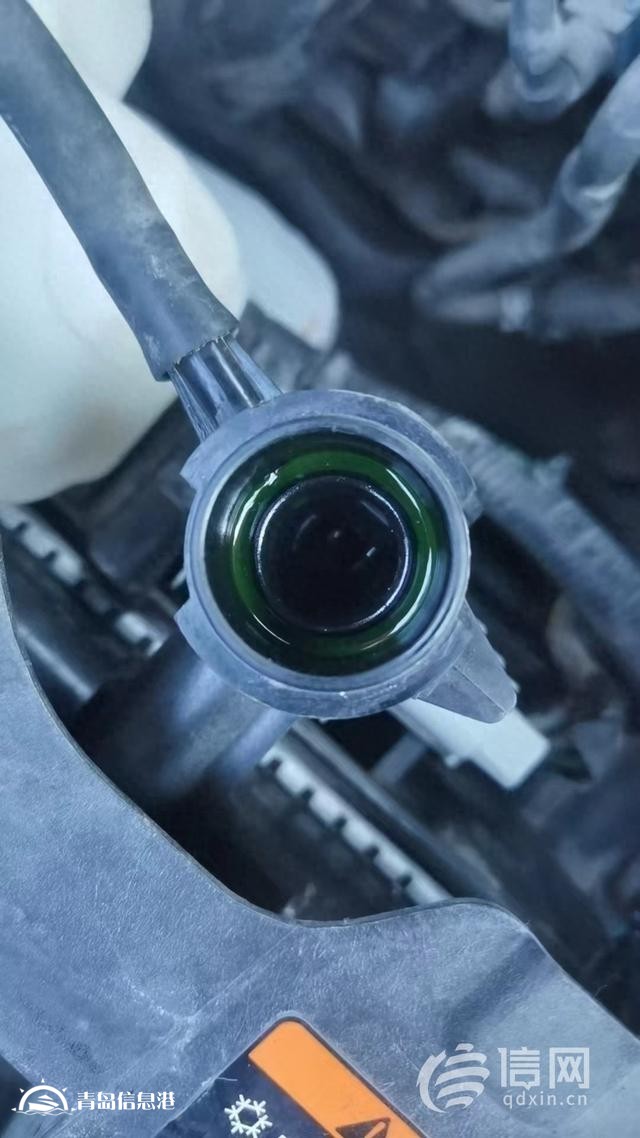 換水箱后三個(gè)月車輛水管脫落致拋錨 途虎養(yǎng)車否認(rèn)操作有問題