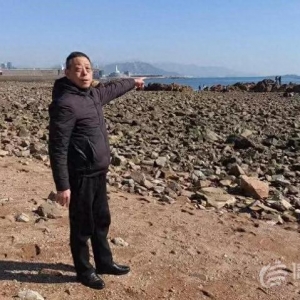 “青島大爺”藍(lán)正信再出手 成功救出2名遇險(xiǎn)游客