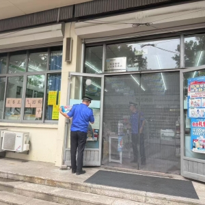 不懼高溫，勇戰(zhàn)酷暑—平度市綜合行政執(zhí)法局經(jīng)濟(jì)開發(fā)區(qū)中隊(duì)黨支部多措并舉開展市容精細(xì) ...