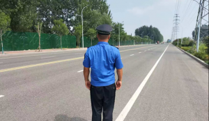 加強(qiáng)市政道路巡查，進(jìn)一步提升城市管理水平